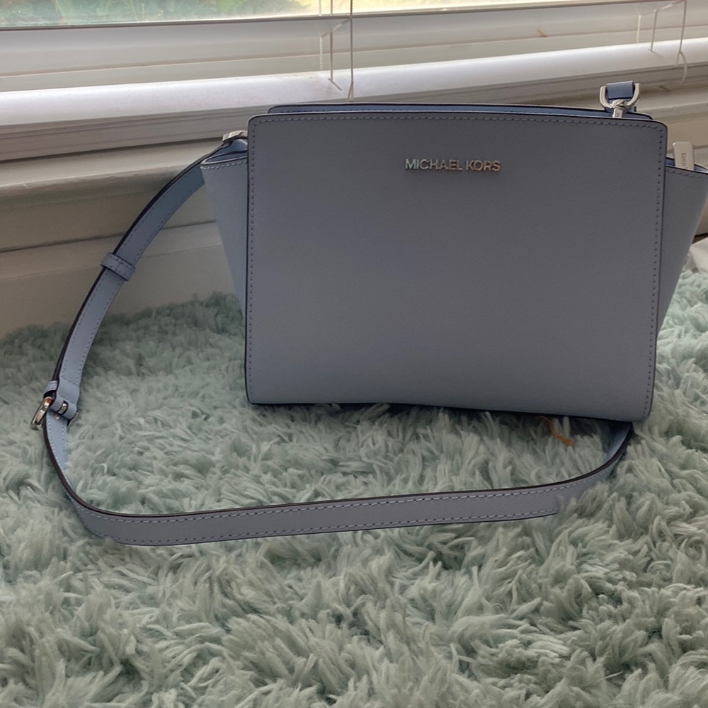 ✨Michael Kors crossbody purse✨